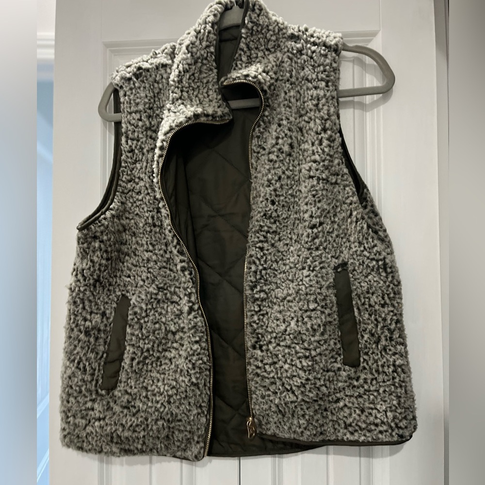 Thread&Supply Reversible Sherpa Vest